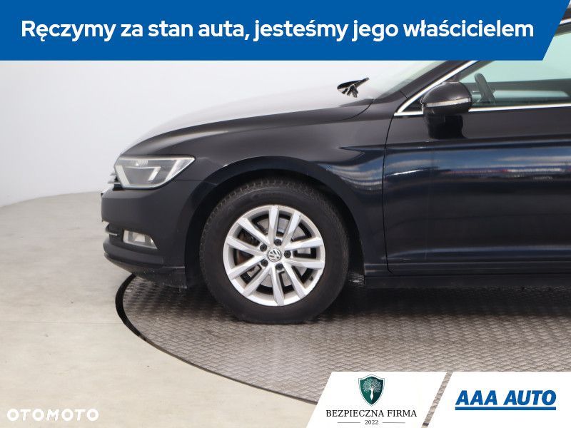 Volkswagen Passat - 16