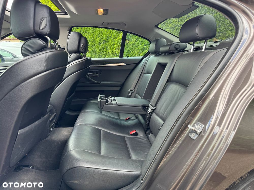 BMW Seria 5 520d Edition Fleet Sport - 11