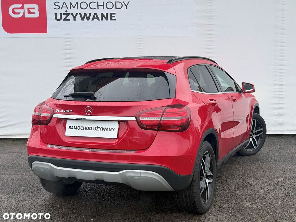 Mercedes-Benz GLA 200 7G-DCT Style - 12