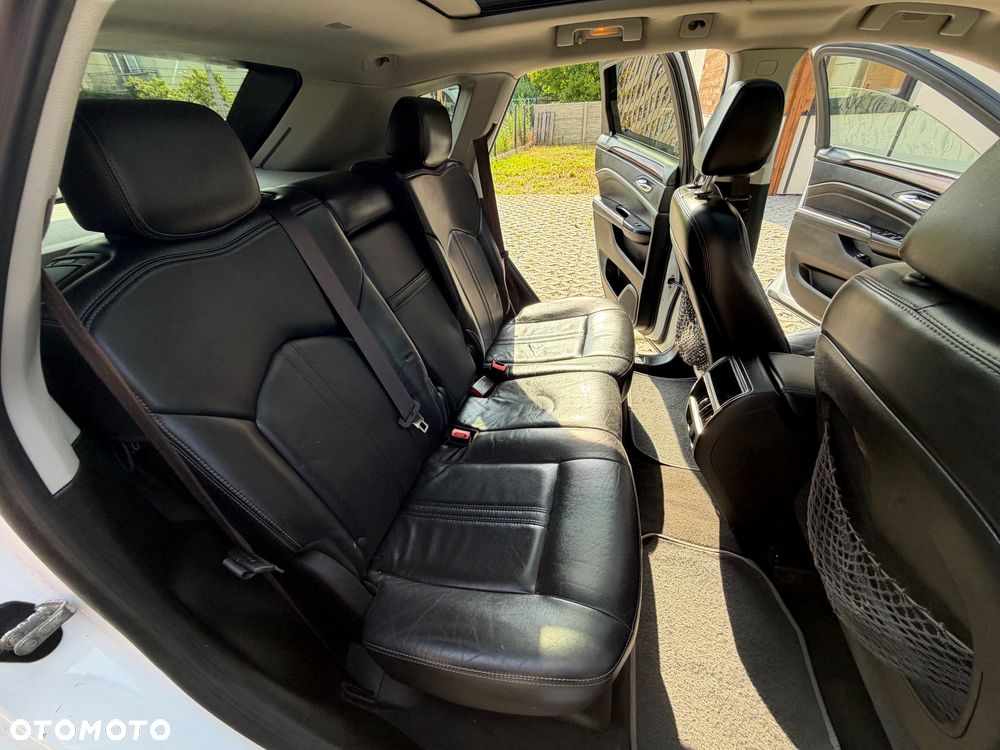 Cadillac SRX - 9