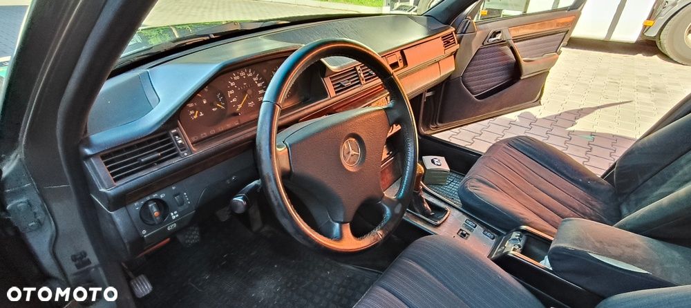 Mercedes-Benz W124 (1984-1993) - 18