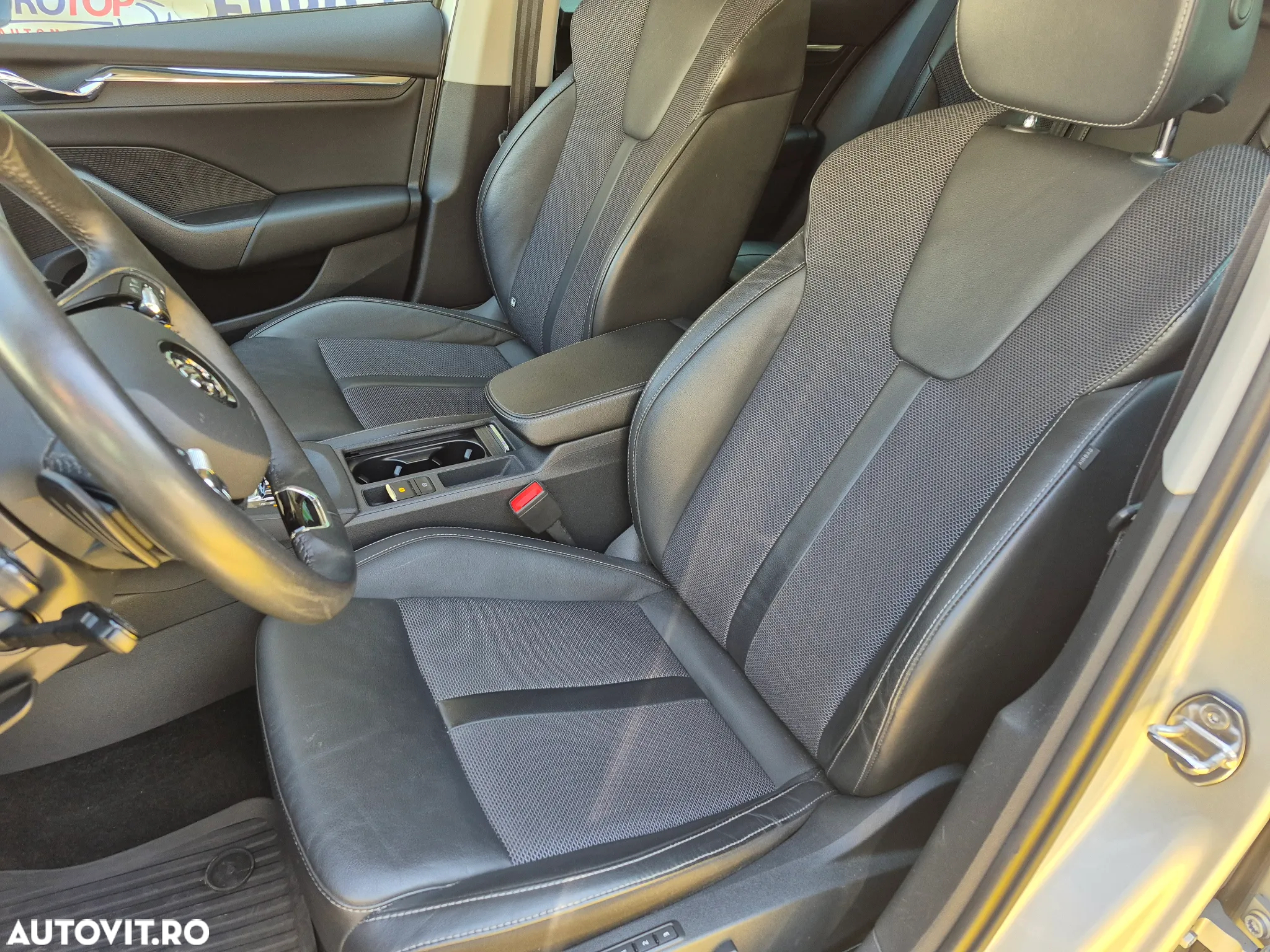 Skoda Octavia 1.4 TSI iV DSG Sportline - 10