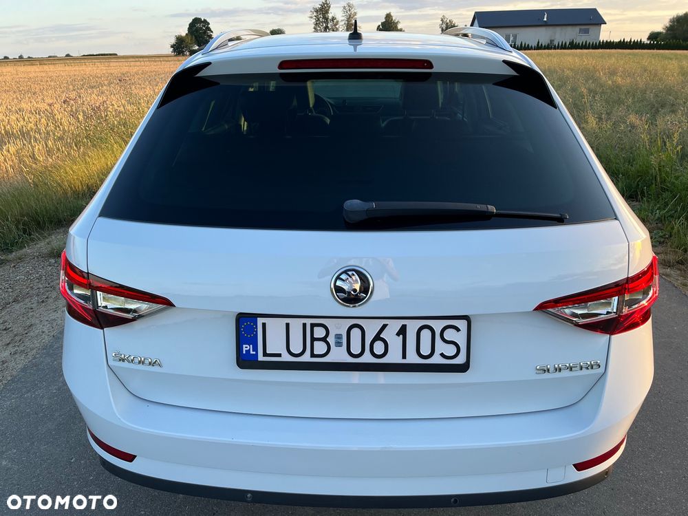 Skoda Superb 2.0 TDI Premium Edition - 7