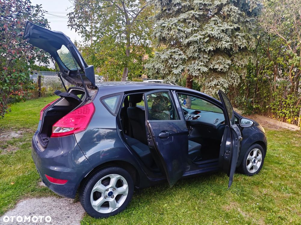 Ford Fiesta 1.4 Champions Edition - 8