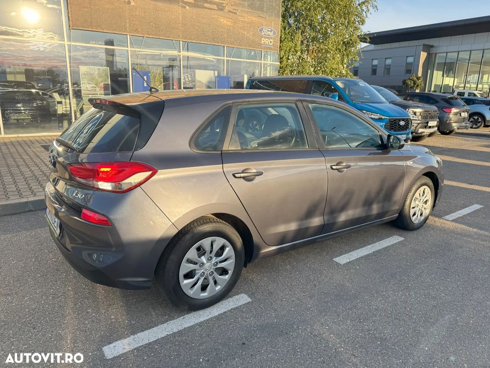 Hyundai i30 1.4 100CP 5DR M/T Classic+ - 6