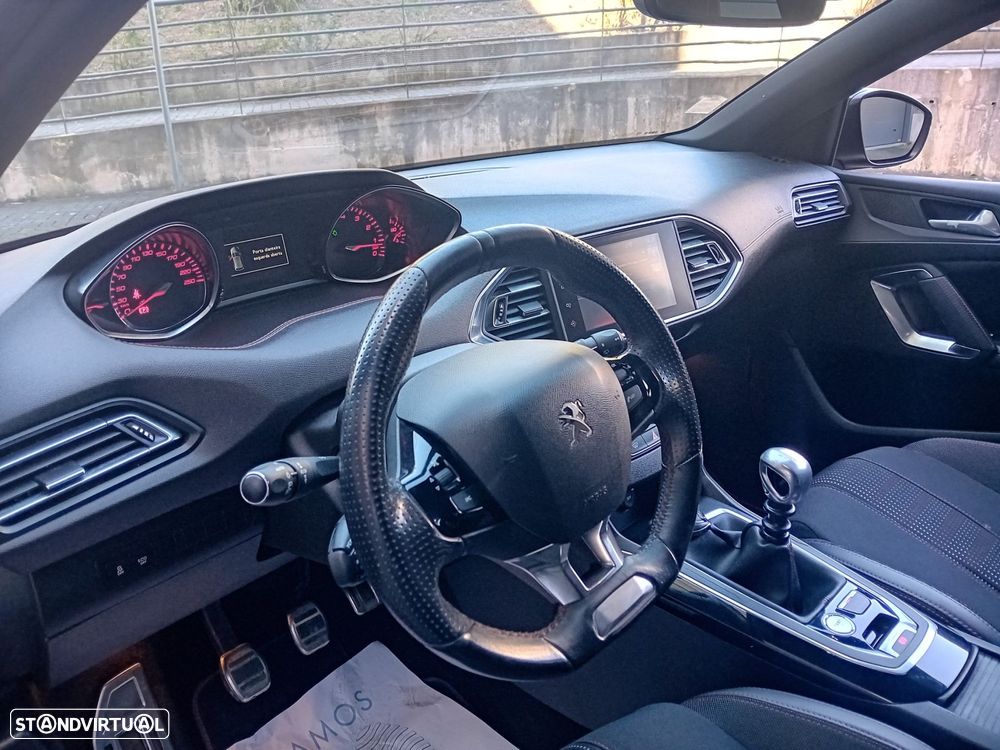 Peugeot 308 1.2 PureTech GT Line - 15