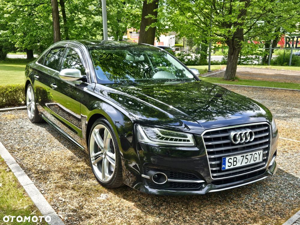 Audi S8 - 2