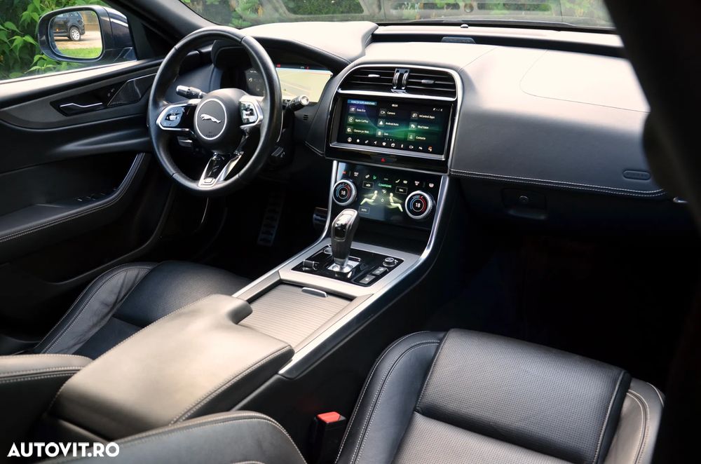 Jaguar XE D200 Aut. R-Dynamic HSE - 24