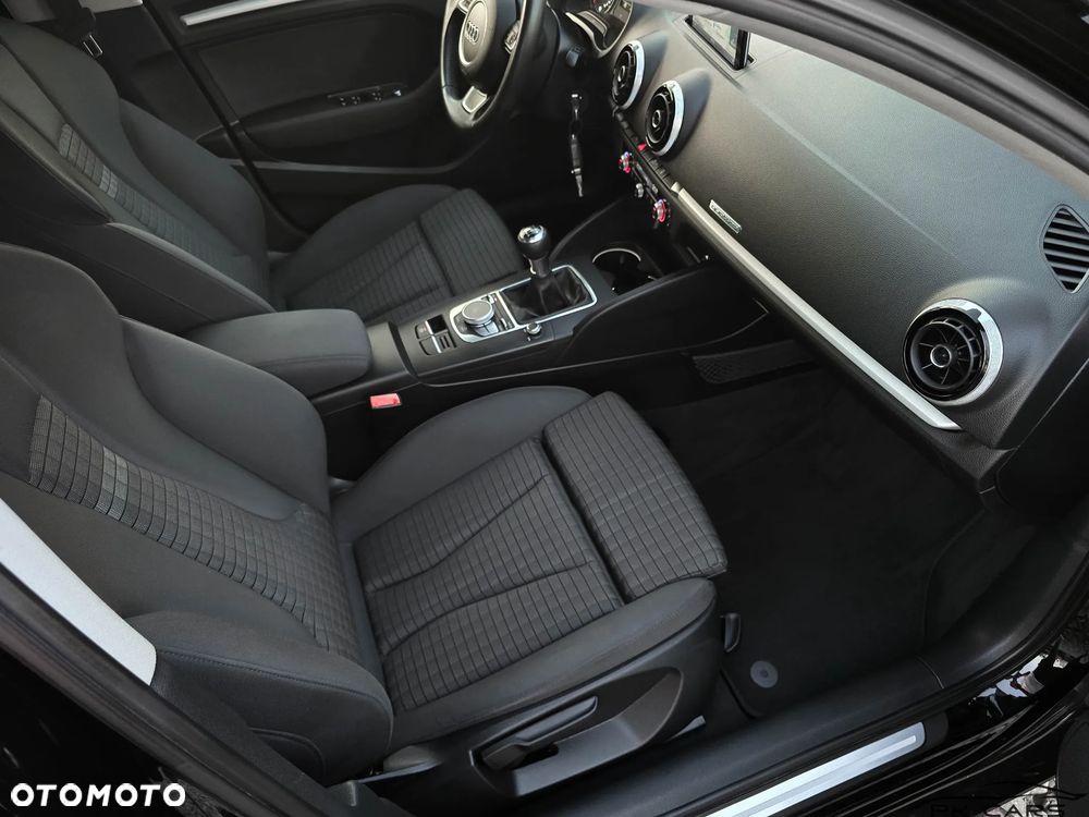 Audi A3 Limousine 2.0 TDI quattro S line Sportpaket - 32