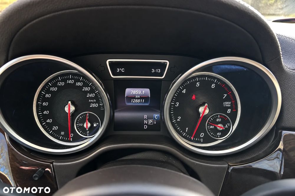 Mercedes-Benz GLS - 14