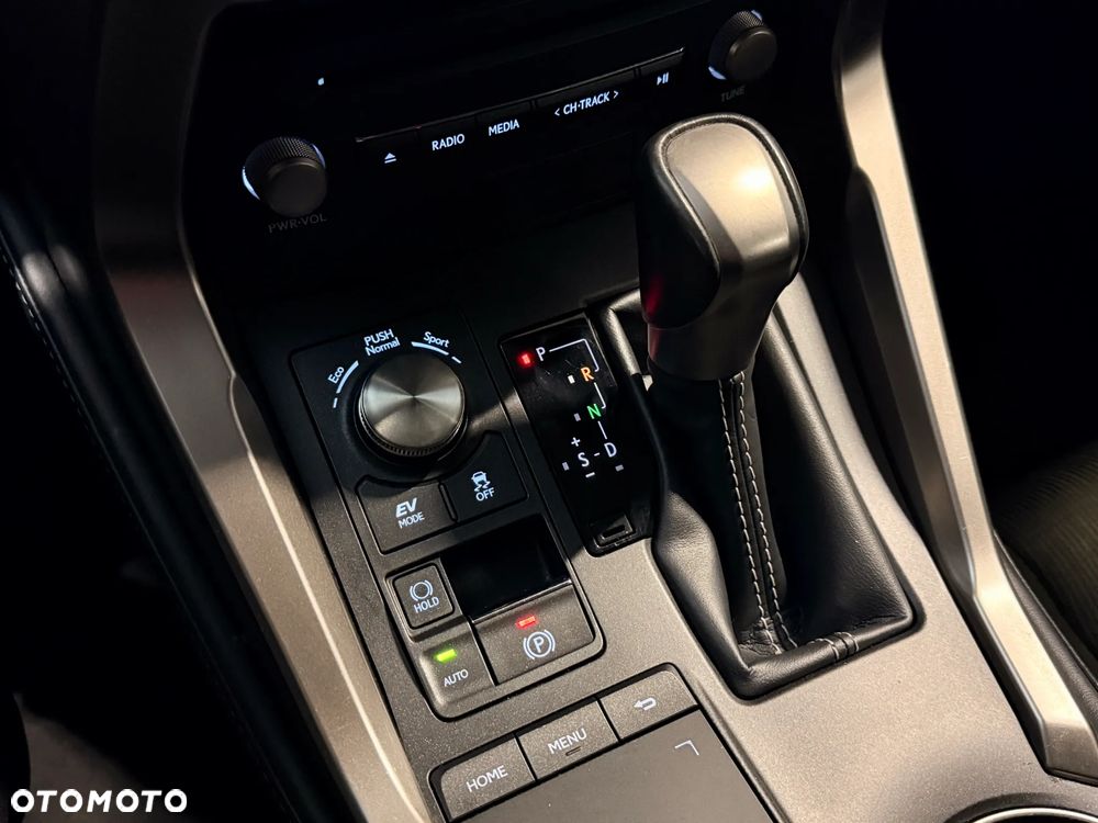 Lexus NX 300h Business Edition AWD - 12