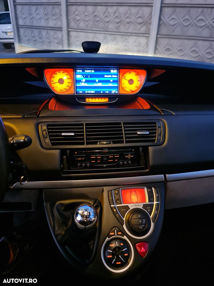 Peugeot 807 HDi 135 Platinum - 16