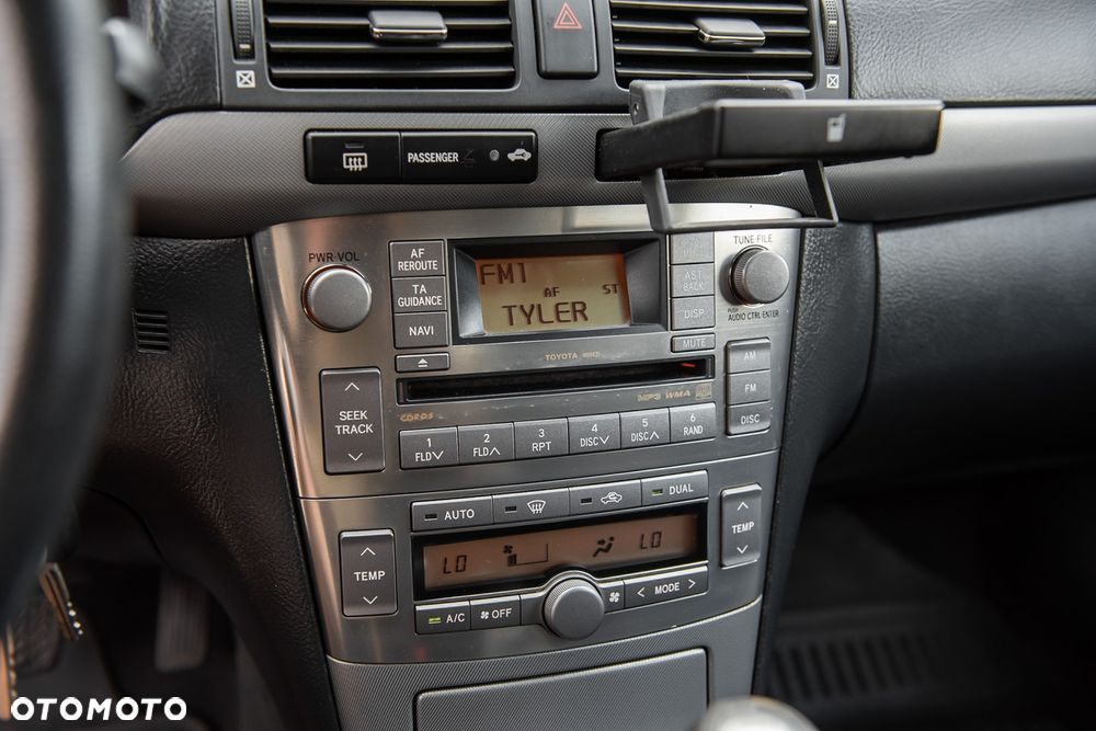 Toyota Avensis 1.8 VVT-i Terra Plus - 19