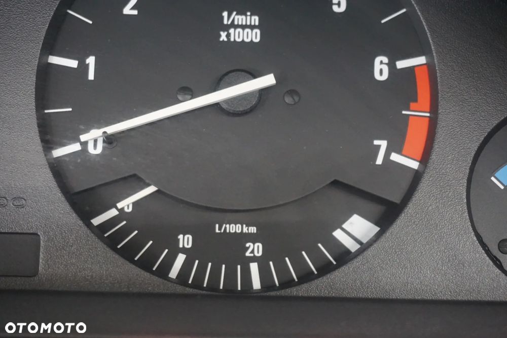 BMW Seria 3 316i - 36