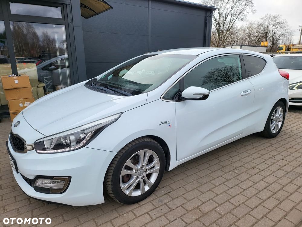 Kia ProCeed - 26