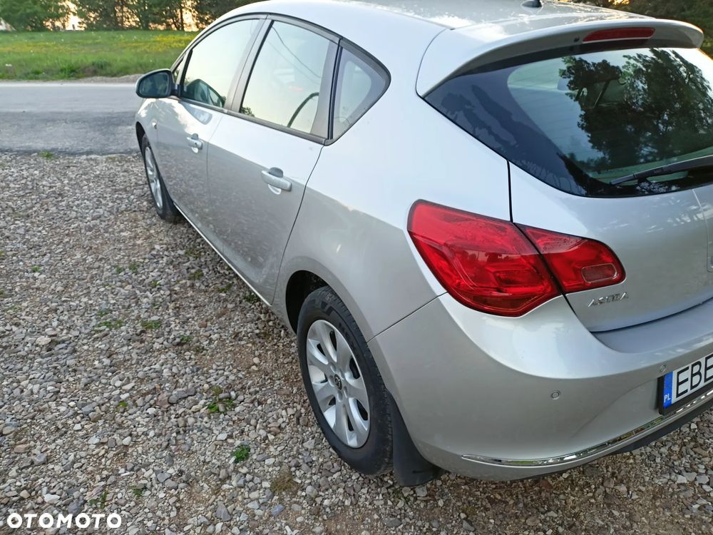 Opel Astra 1.6 Cosmo - 33