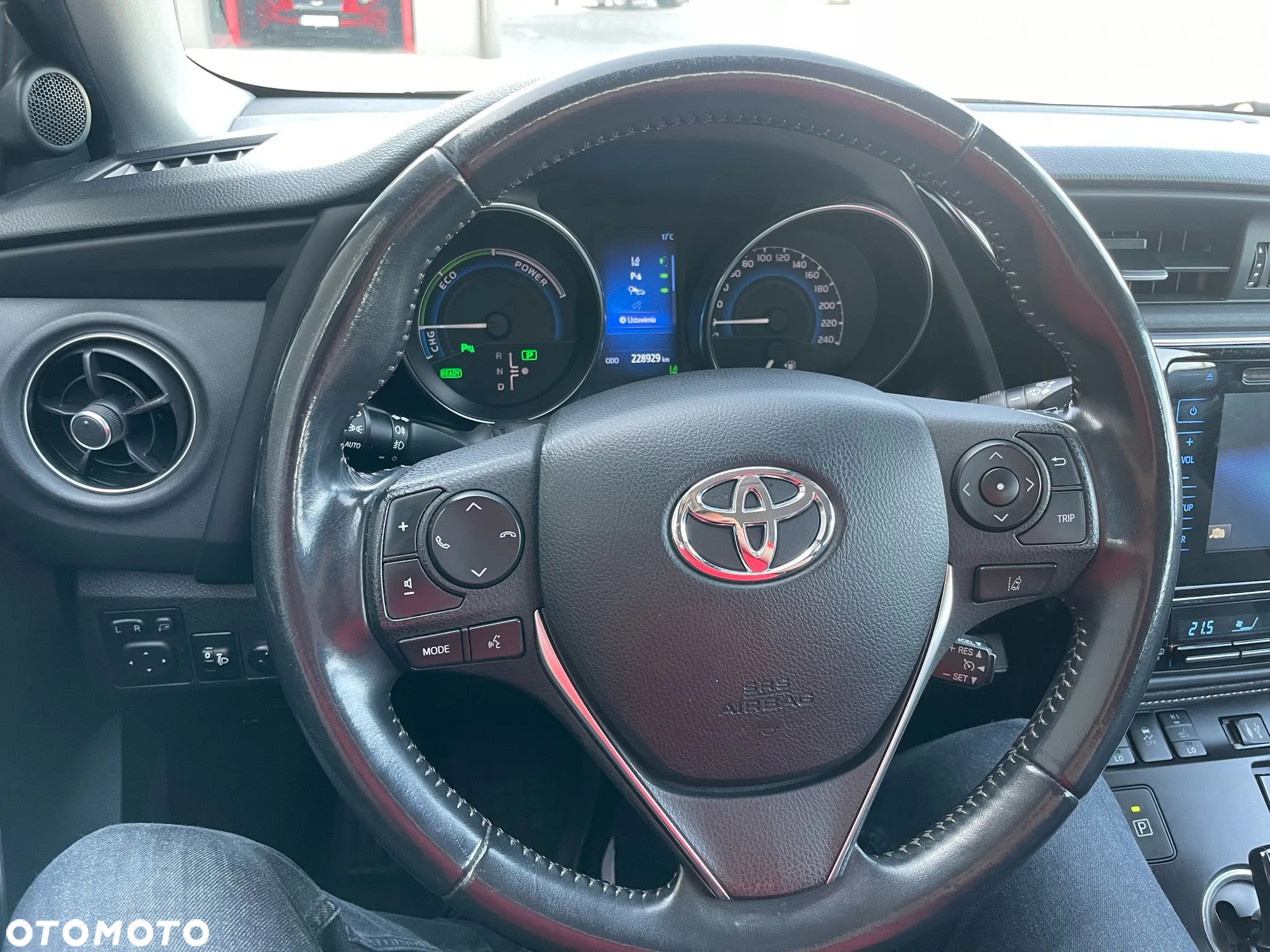 Toyota Auris Hybrid 135 Premium - 32