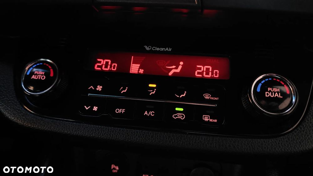 Kia Sportage 2.0 CRDI 4WD Dream-Team Edition - 29