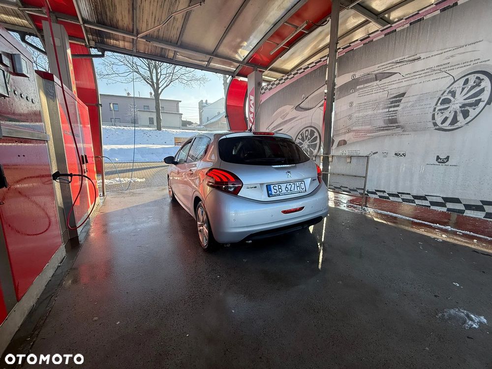 Peugeot 208 1.2 PureTech Style - 9