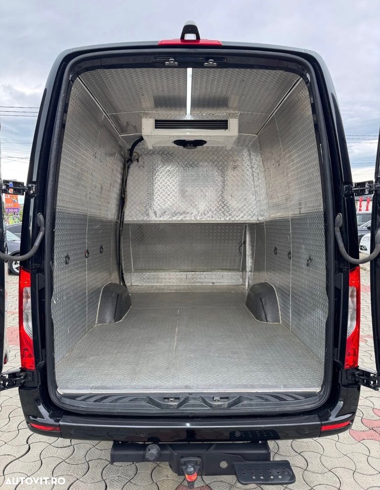 Mercedes-Benz Sprinter - 17