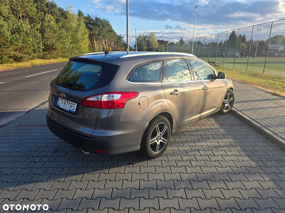 Ford Focus 2011 photo 2
