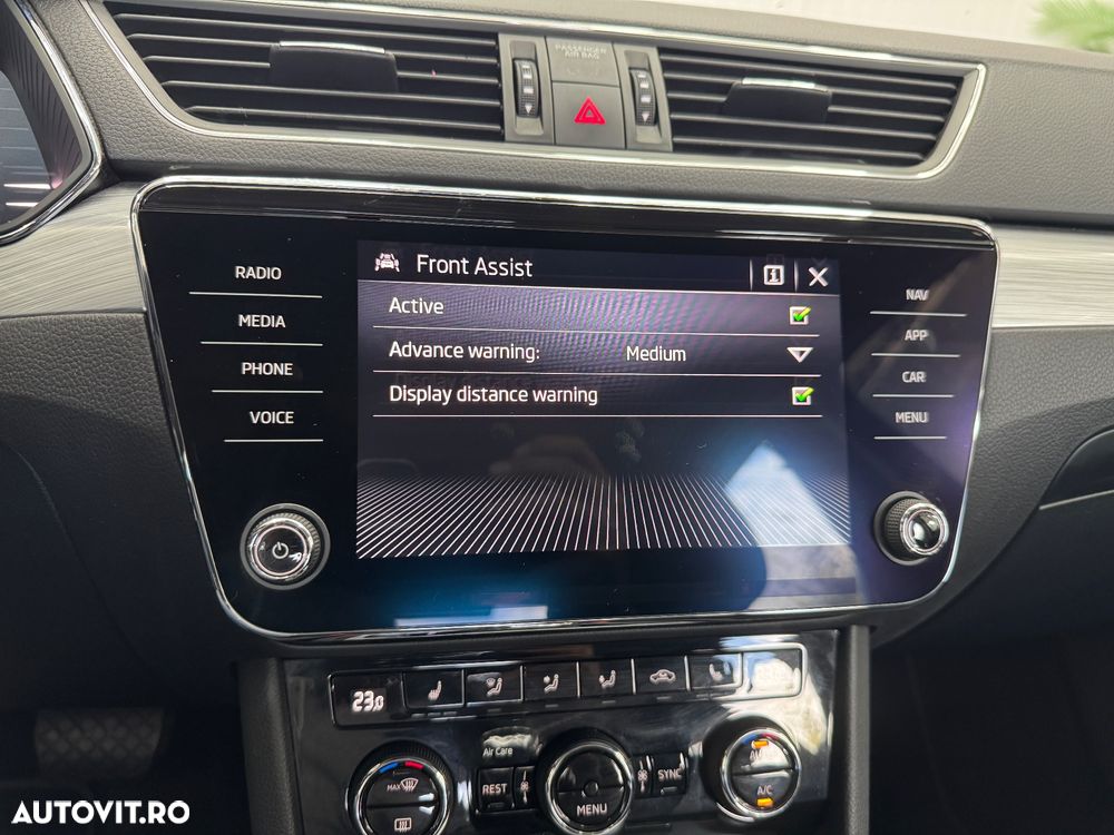 Skoda Superb 2.0 TDI DSG Ambition - 17