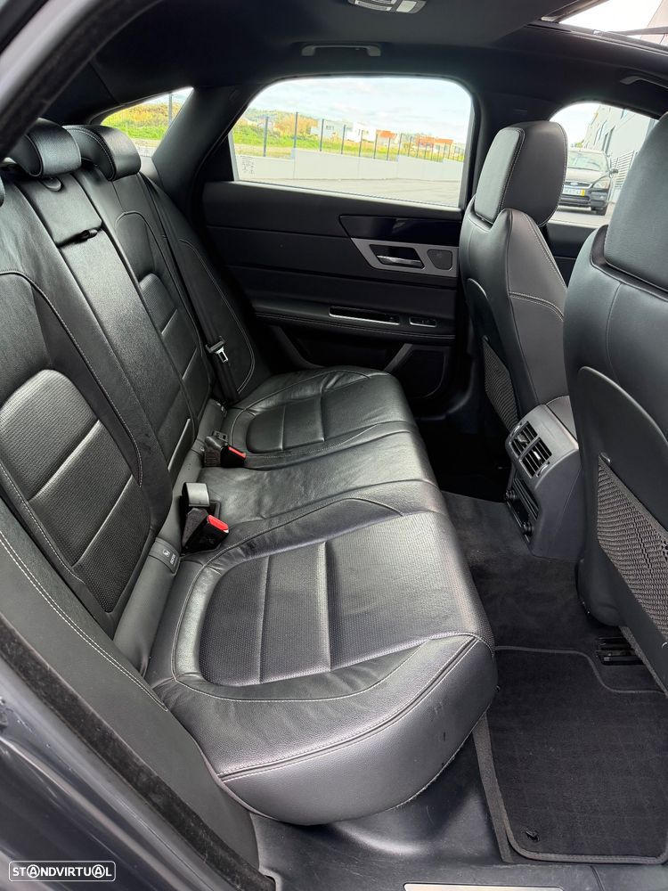 Jaguar XF 3.0 TDV6 R-Sport - 26
