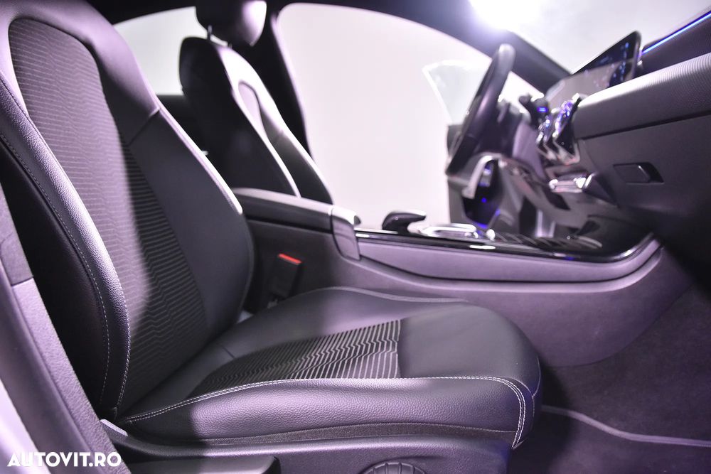 Mercedes-Benz CLA - 12