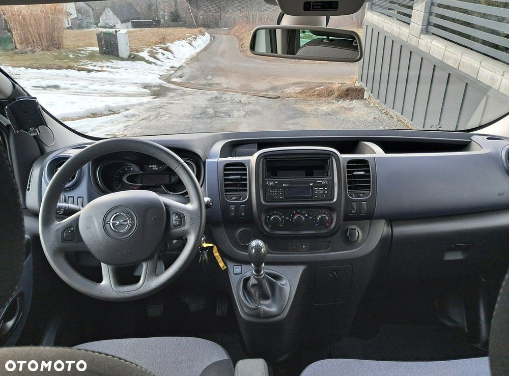 Opel Vivaro - 8