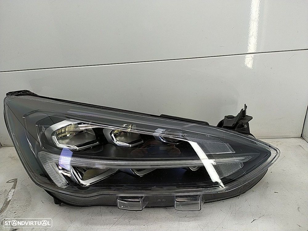 Farol Direito Ford Focus Iv Turnier (Hp) - 1