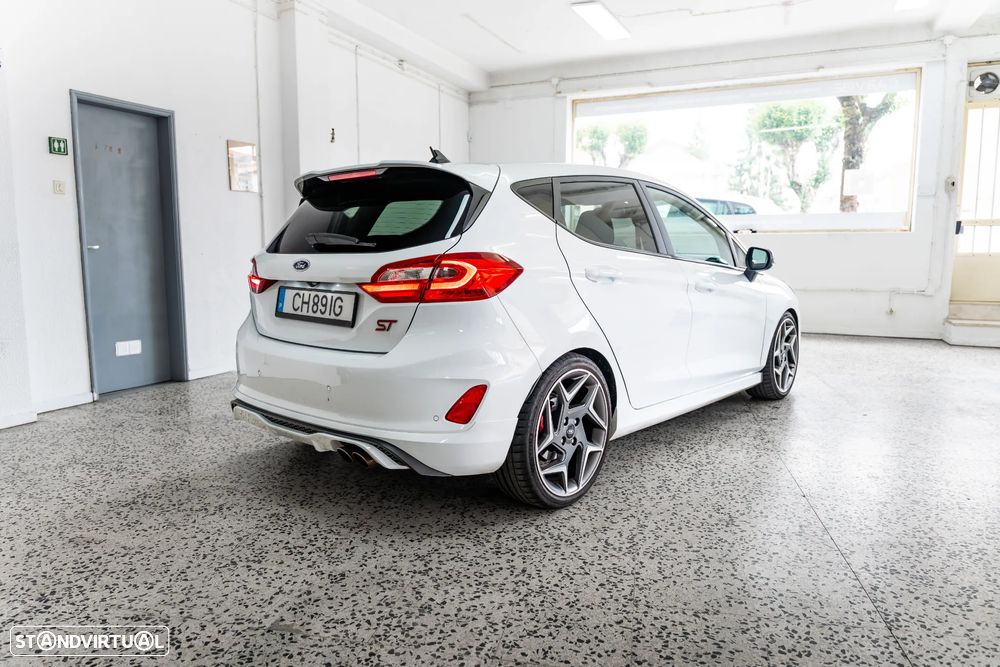 Ford Fiesta 1.5 EcoBoost ST - 4
