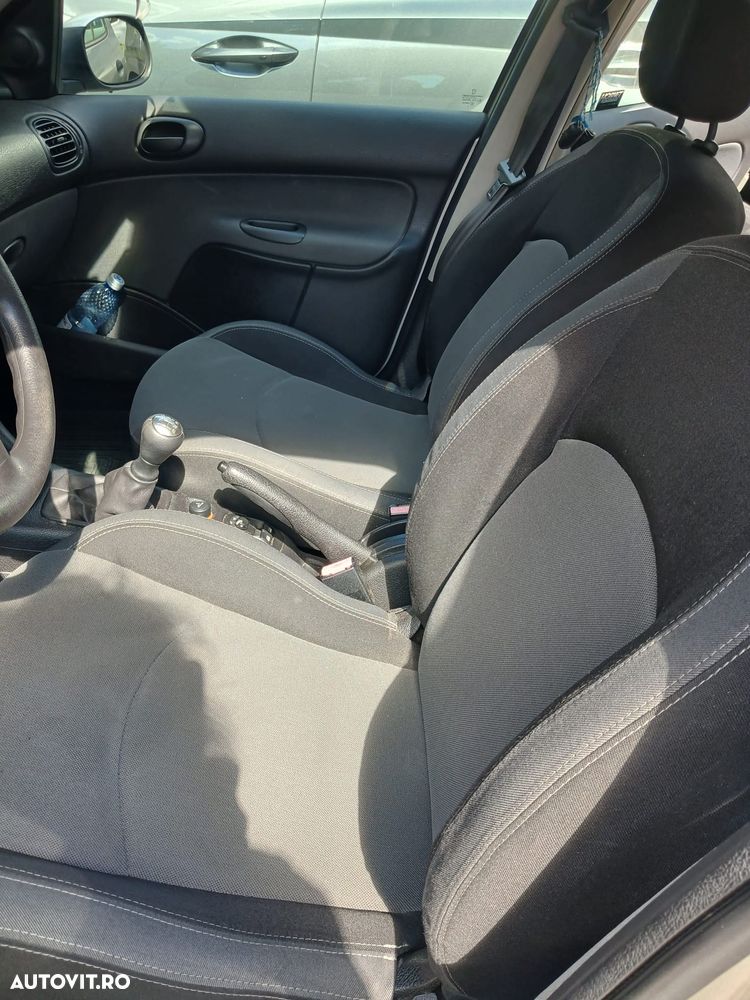 Peugeot 206 - 9