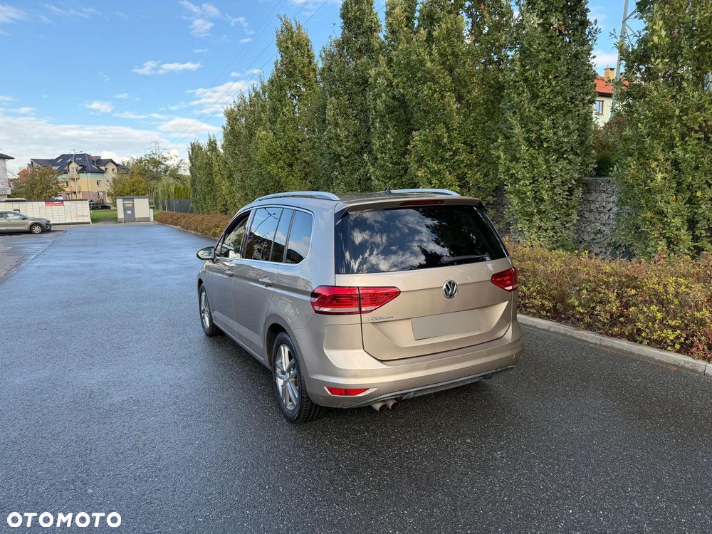 Volkswagen Touran - 4