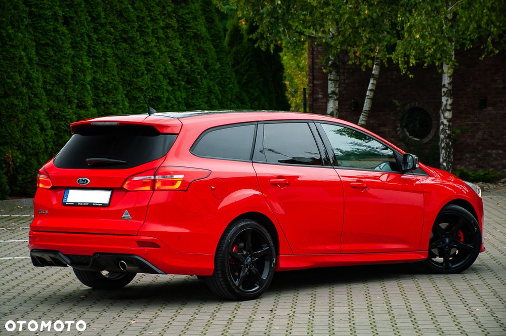 Ford Focus SW 1.5 EcoBoost S&S ST-LINE - 13