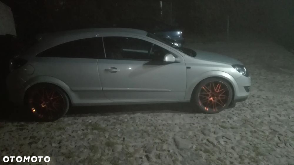 Opel Astra 2.0 Turbo Cosmo - 2