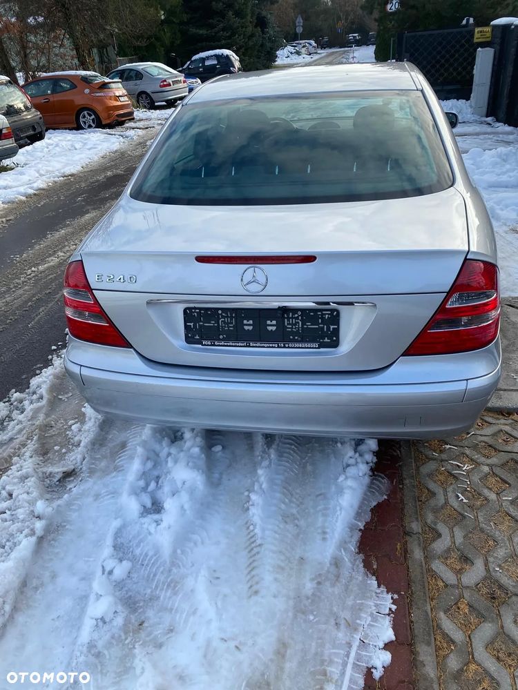 Mercedes-Benz Klasa E 240 Classic - 5