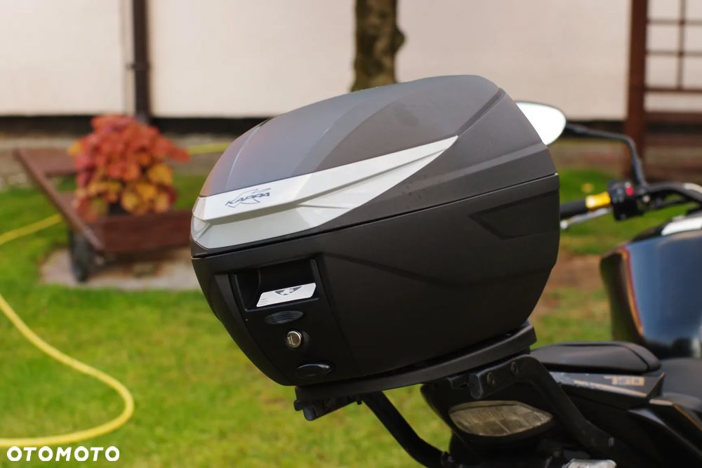 Suzuki GSR - 4