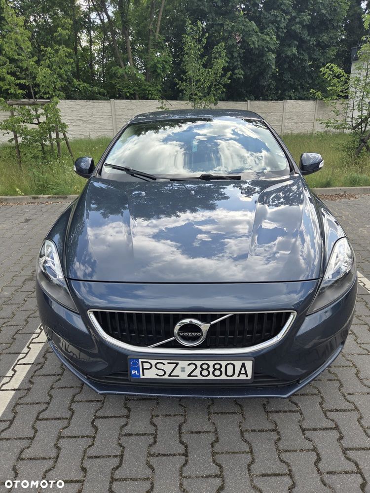 Volvo V40 D2 Momentum - 1