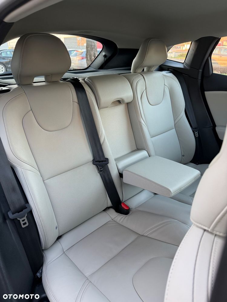 Volvo V40 T3 Geartronic Summum - 19