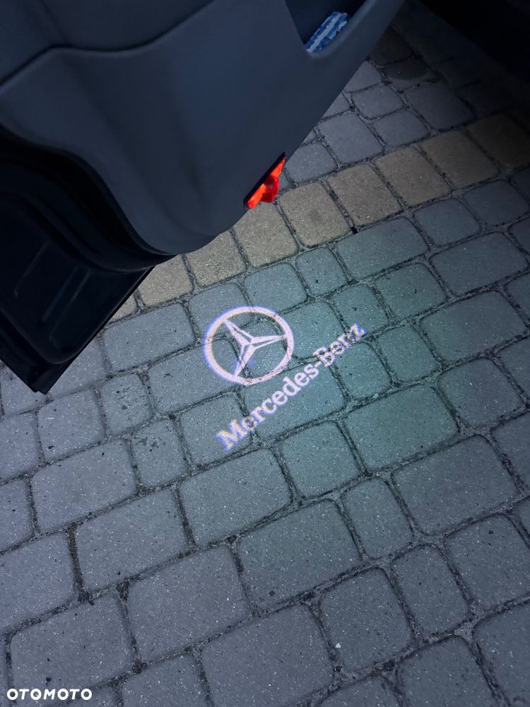 Mercedes-Benz Klasa C 320 CDI DPF 7G-TRONIC Avantgarde - 26