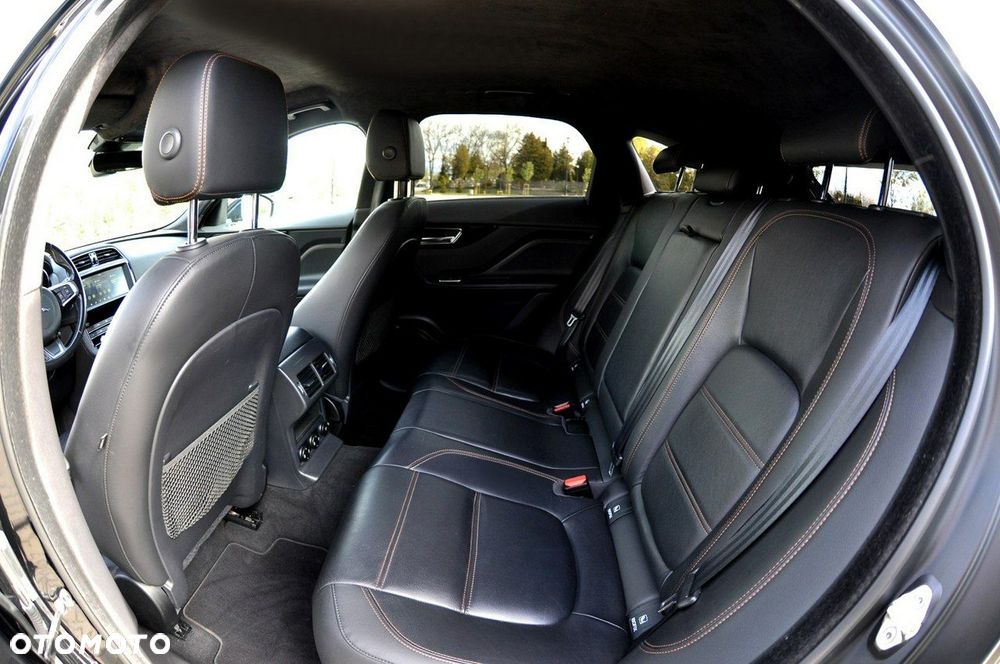 Jaguar F-Pace 20d Portfolio - 9