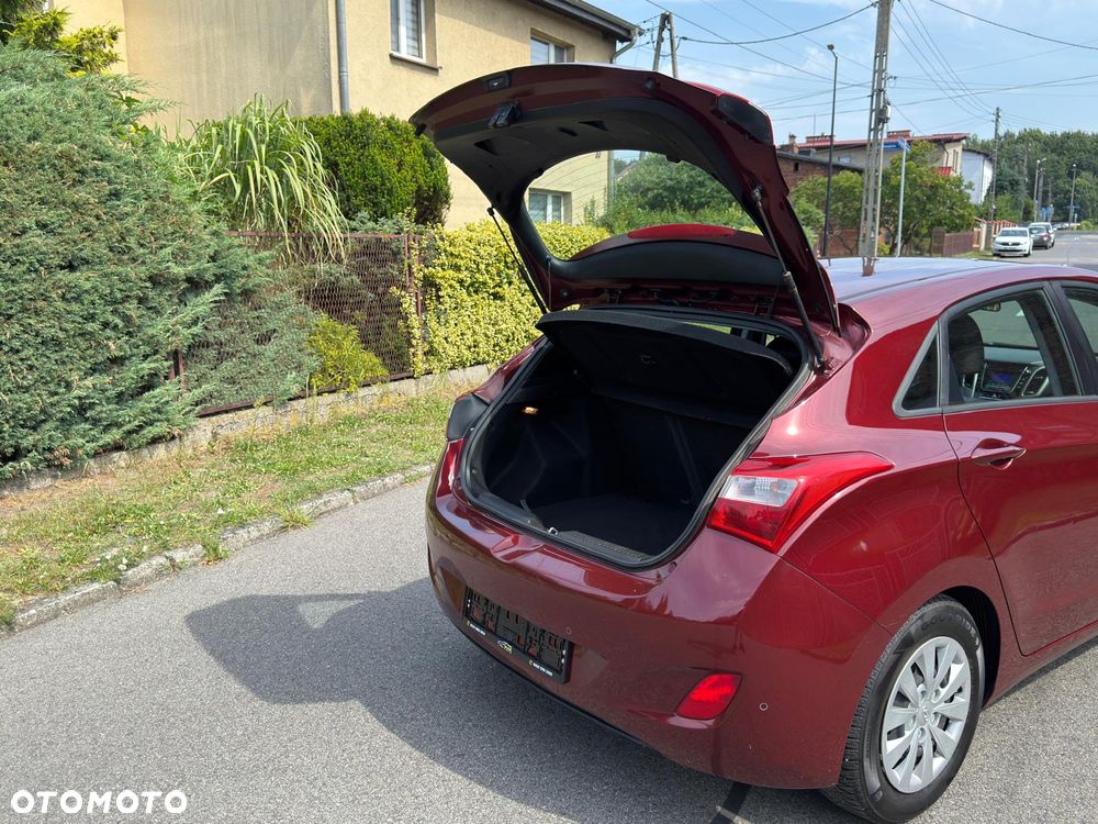 Hyundai i30 blue 1.6 CRDi Style - 10