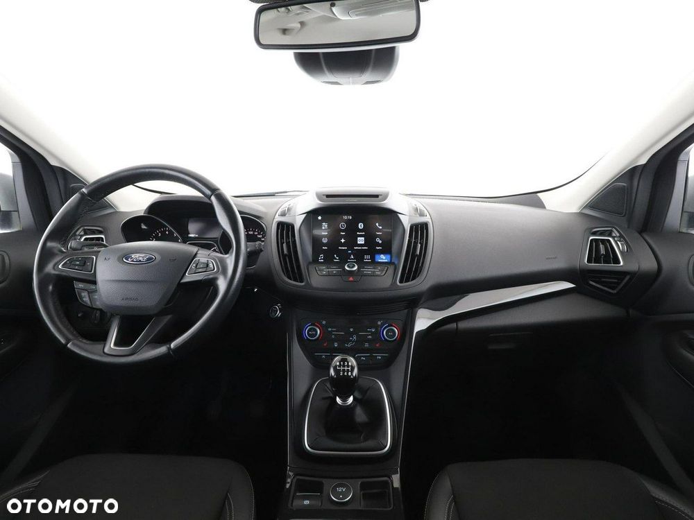 Ford Kuga 1.5 EcoBoost 2x4 Titanium - 16