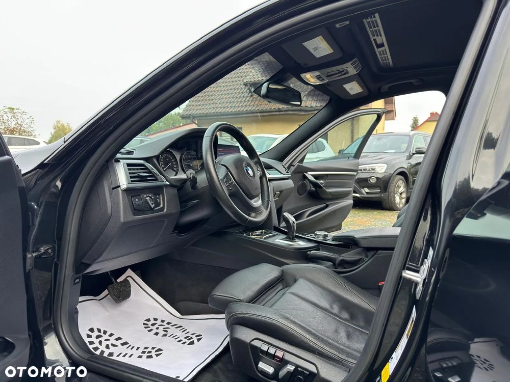 BMW Seria 3 330i - 17