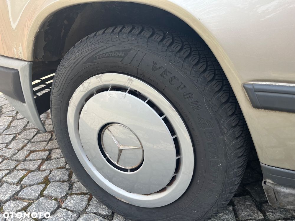 Mercedes-Benz Klasa E - 8