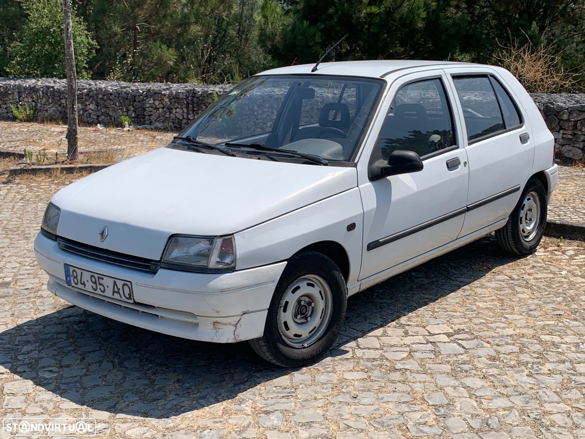 Renault Clio 1.2 RN - 1