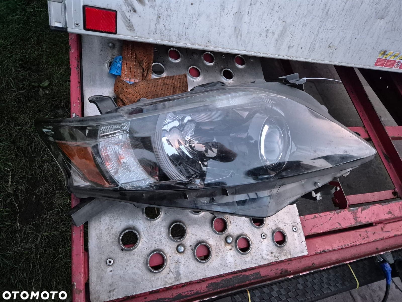 Lampa prawy przód lexus rx450h 2009-2012 - 1