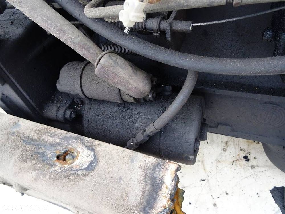 SILNIK - 2300.00 PLN - STEYR 91-Serie 1978-1986 91 R6100409 - 9