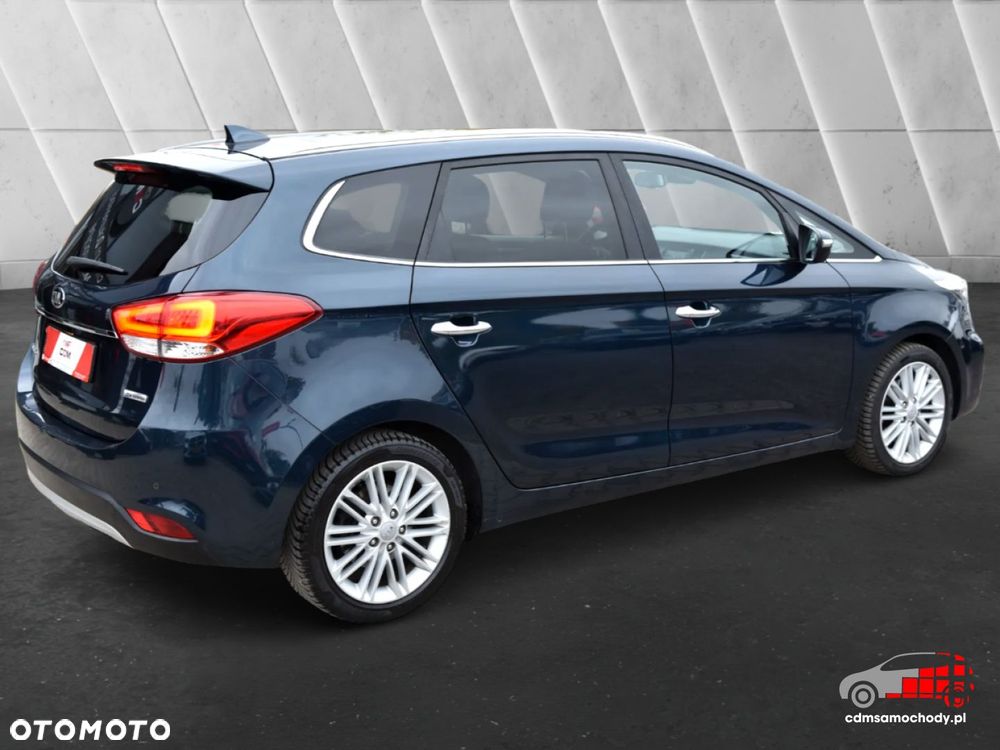 Kia Carens - 10