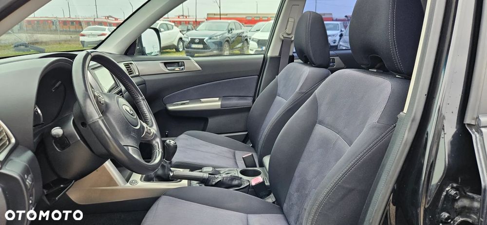 Subaru Forester 2.0X Exclusive - 20